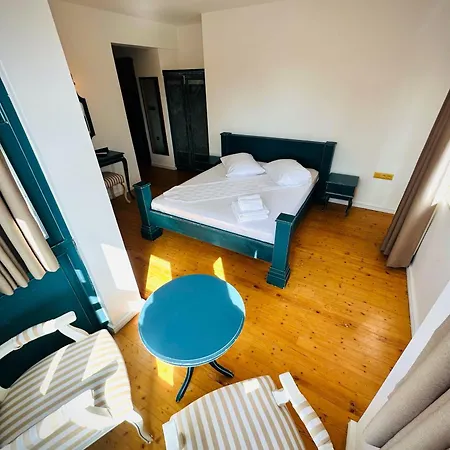 Mueptela Alacati 3*